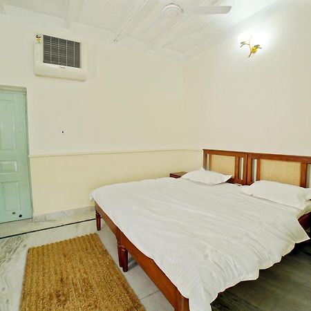 Hotel Shree Krishna Bhakti Ashram à Vrindāvan Extérieur photo