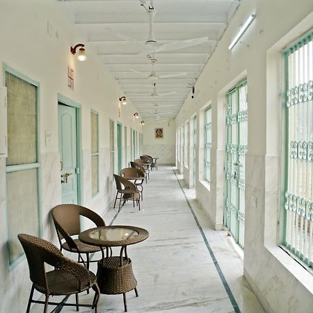 Hotel Shree Krishna Bhakti Ashram à Vrindāvan Extérieur photo