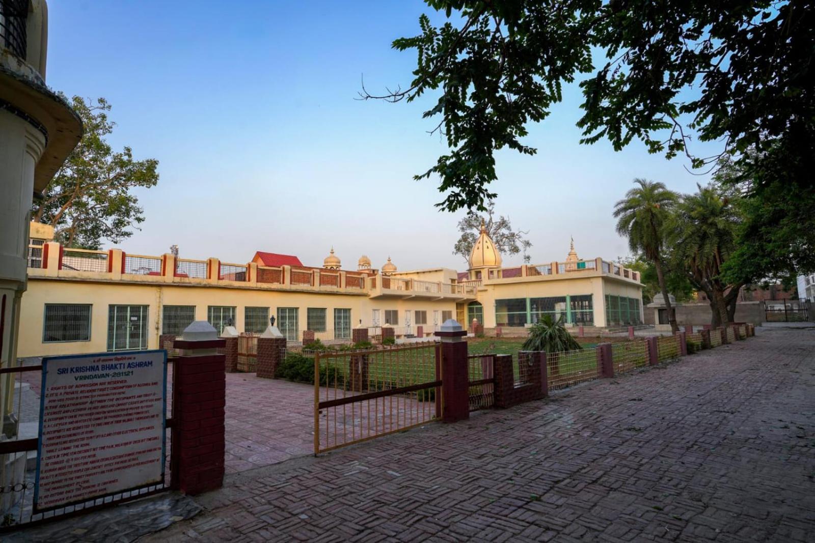 Hotel Shree Krishna Bhakti Ashram à Vrindāvan Extérieur photo